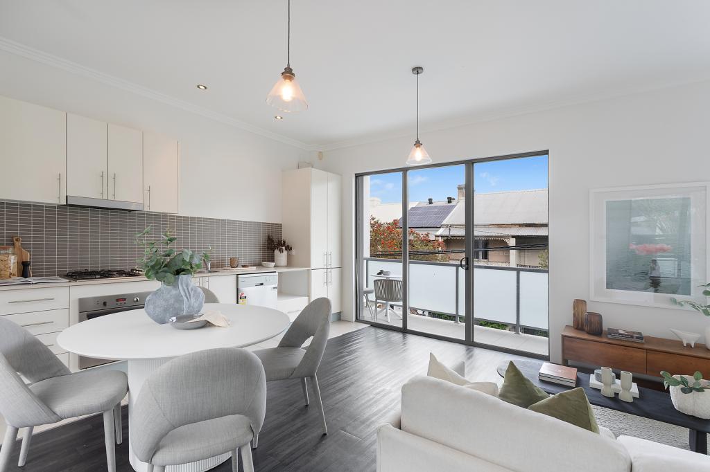 205 ROCHFORD ST, ERSKINEVILLE, NSW 2043