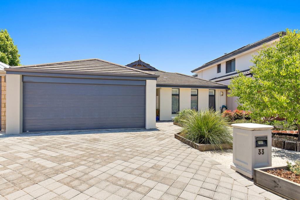 33 HUNGERFORD CL, CANNING VALE, WA 6155
