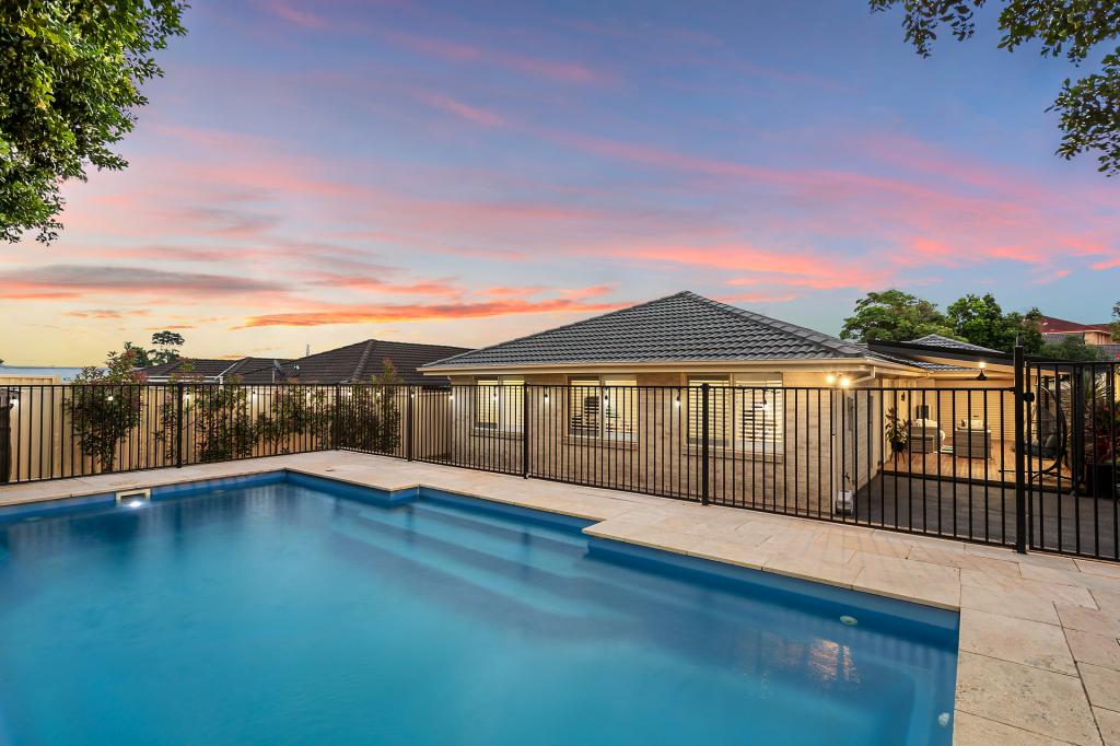 30 PEPPERCORN AVE, WOONGARRAH, NSW 2259