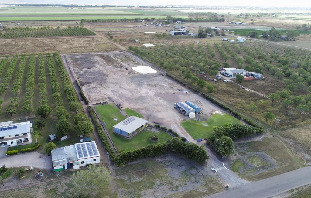 98 Bartlett Rd, Horseshoe Lagoon, QLD 4809