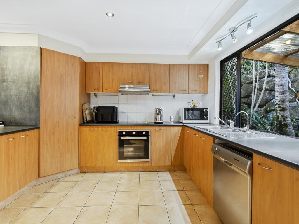 8/2 Karri Ct, Burleigh Heads, QLD 4220