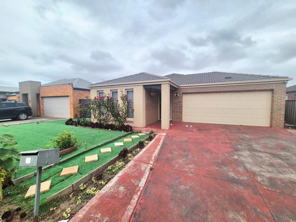 11 DYLAN ST, TARNEIT, VIC 3029