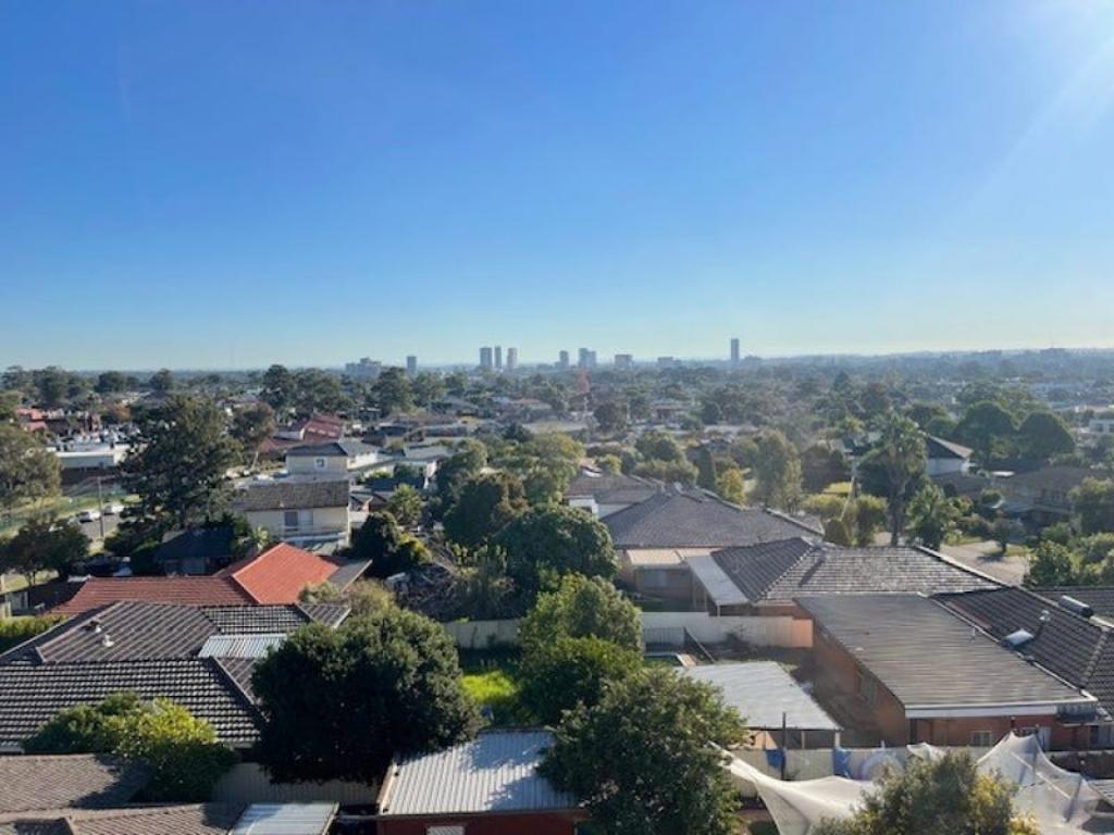 402/32 MCKAY AVE, MOOREBANK, NSW 2170