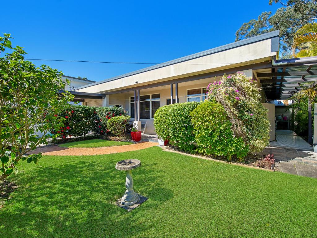 11 LAUREN AVE, LAKE MUNMORAH, NSW 2259