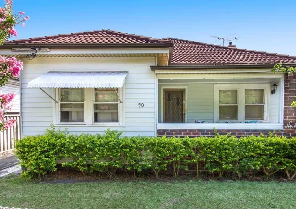 90 Upfold St, Mayfield, NSW 2304