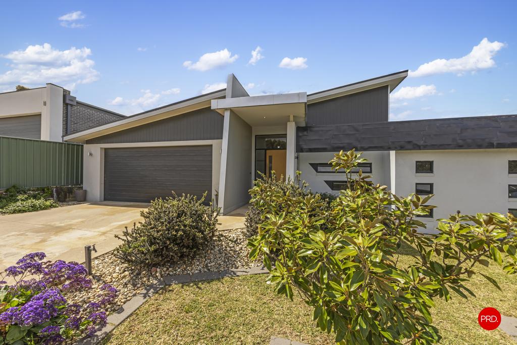 4 VALIANT CT, GOLDEN SQUARE, VIC 3555