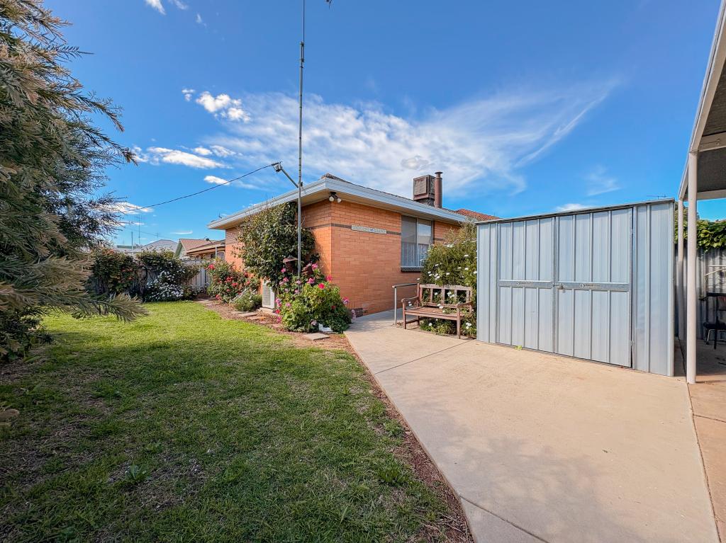 17 ALBERT ST, KERANG, VIC 3579