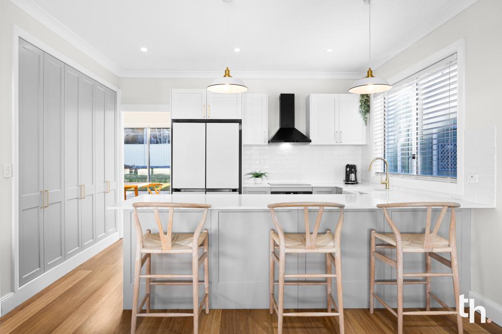 42 Floraville Rd, Belmont North, NSW 2280