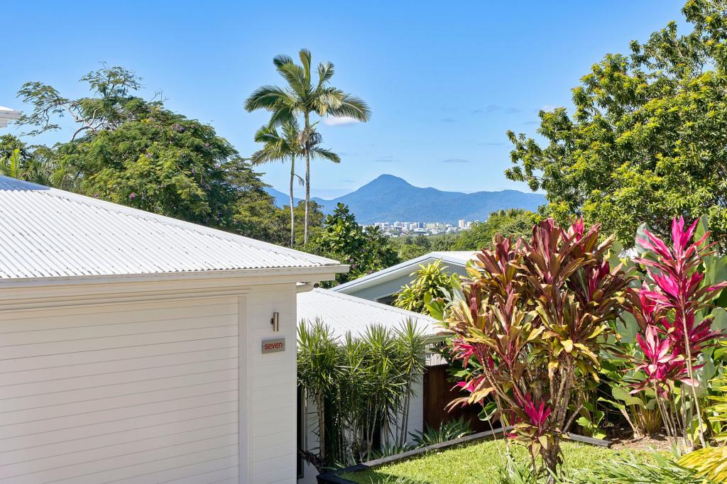 7 Bellevue Cres, Edge Hill, QLD 4870
