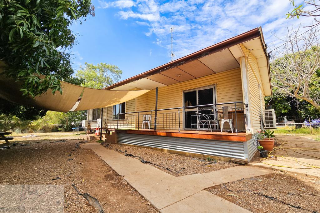 1 FINSCHAFEN ST, SOLDIERS HILL, QLD 4825