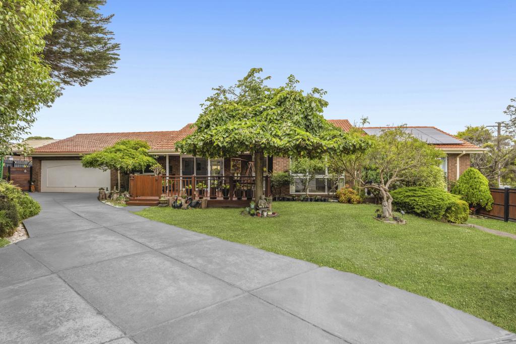 1 EALING CT, GLEN WAVERLEY, VIC 3150