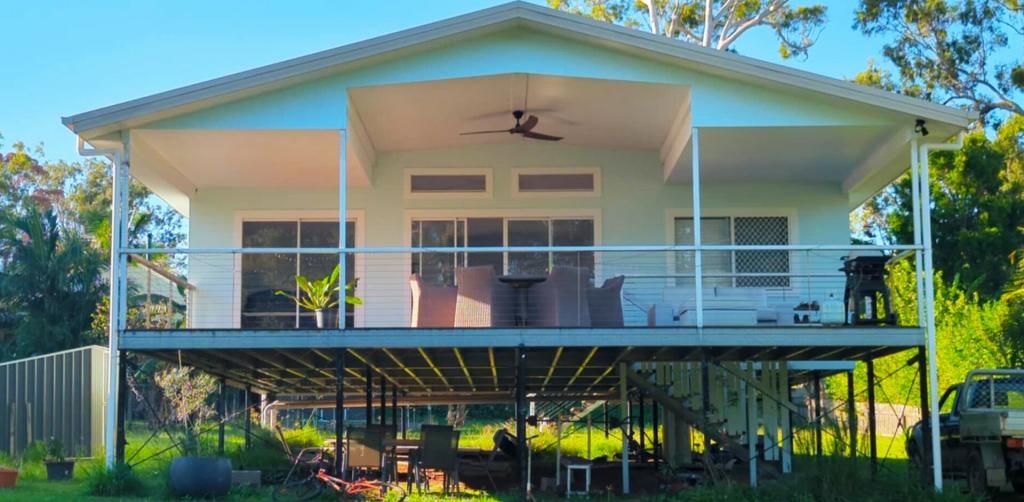 17 Benowa St, Macleay Island, QLD 4184