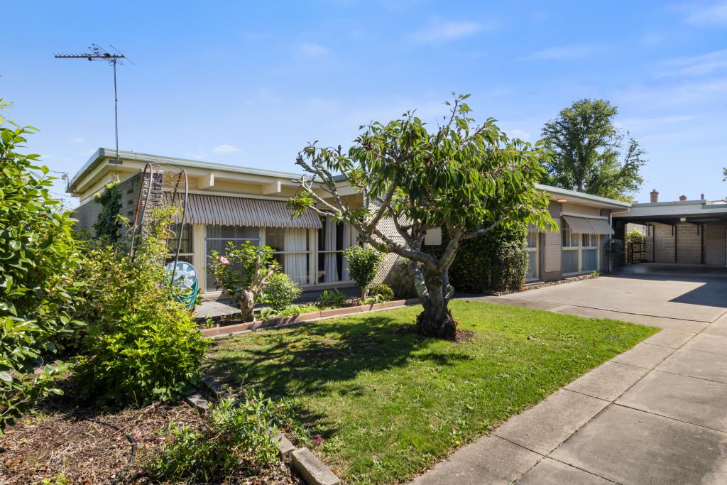 27 TURNBULL ST, SALE, VIC 3850