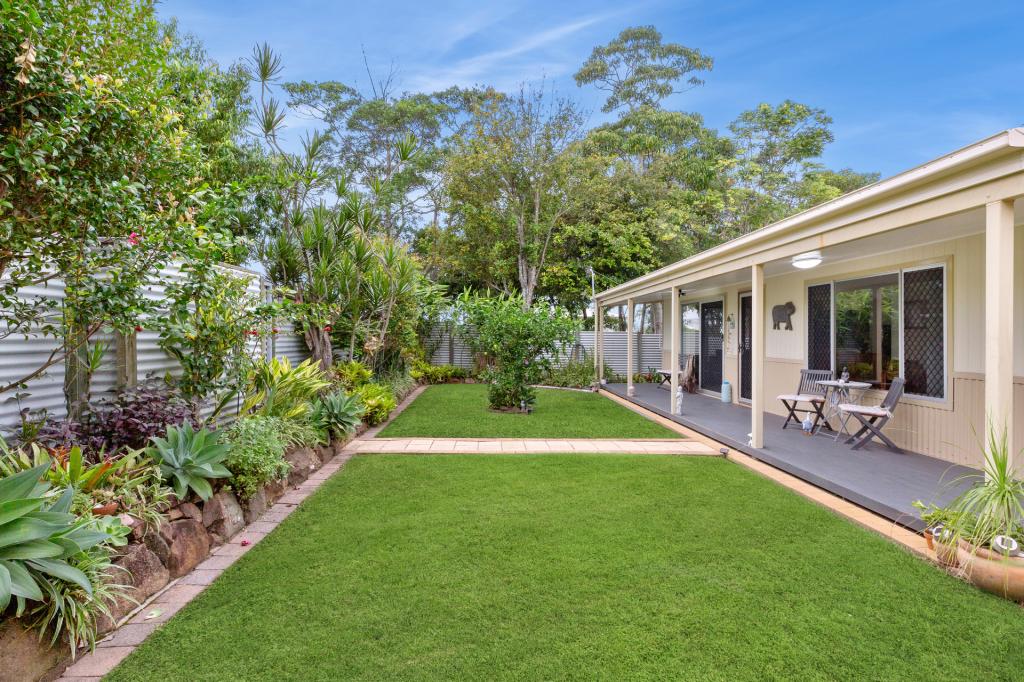 42 Palm Dr, Mooloolaba, QLD 4557