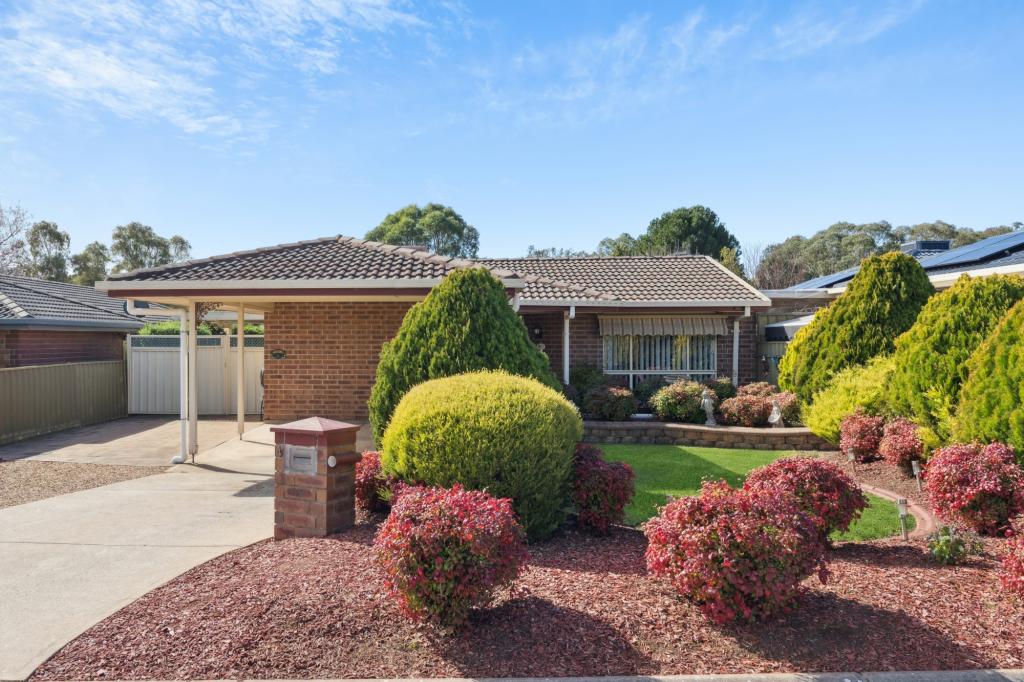 4 Coonawarra Cl, Woodcroft, SA 5162