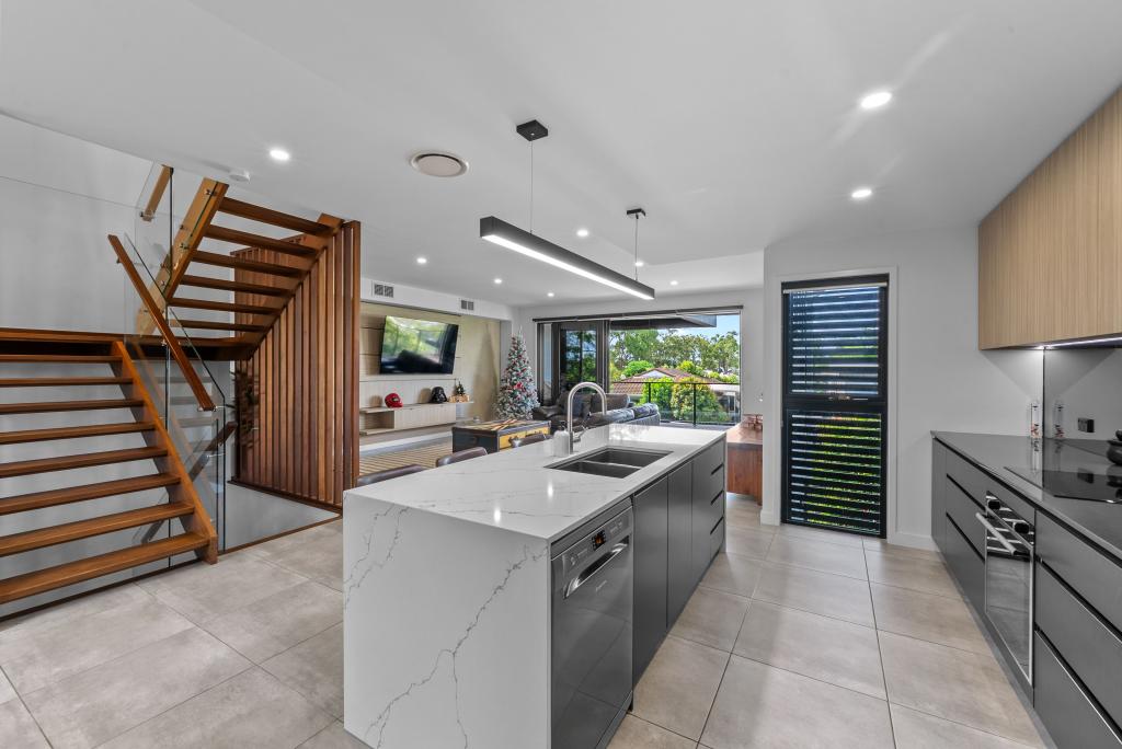 2/25 Waratah Ave, Biggera Waters, QLD 4216