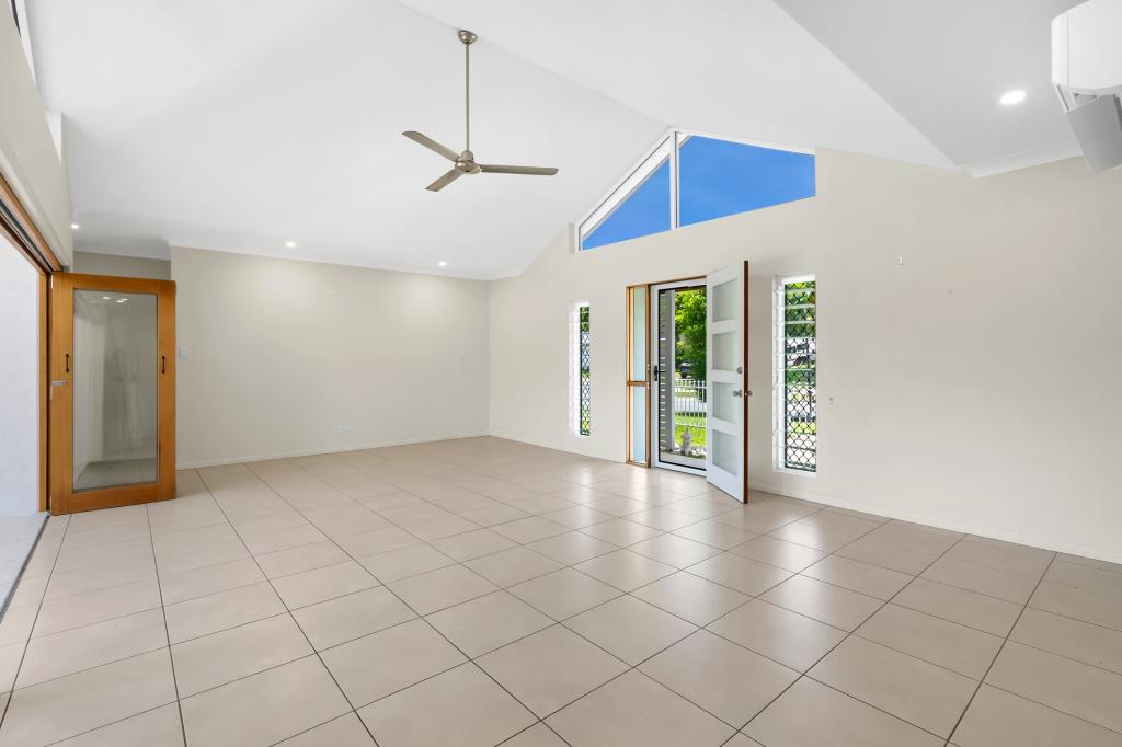 31 Hideaway Cl, Palm Cove, QLD 4879