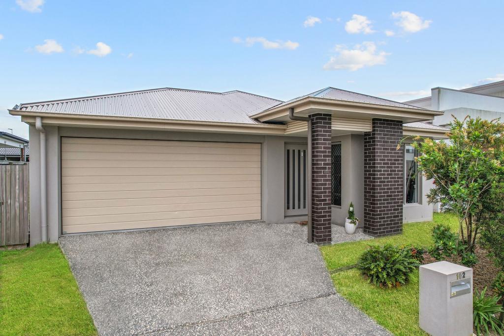 102 Lakeview Prom, Newport, QLD 4020