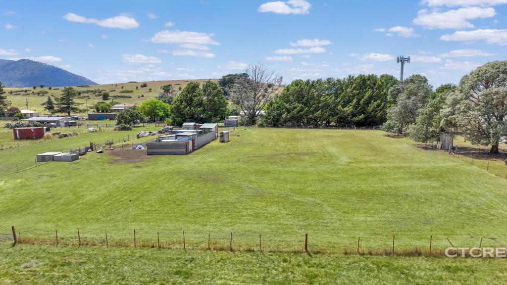 26 Young St, Benambra, VIC 3900