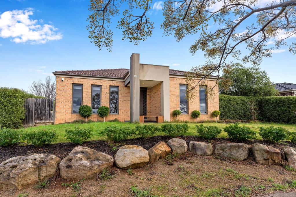 13 Sonny Cl, Maddingley, VIC 3340