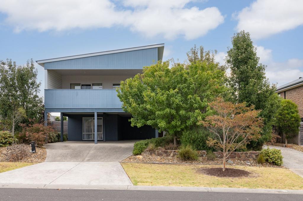 33 GRAMPIAN BVD, COWES, VIC 3922