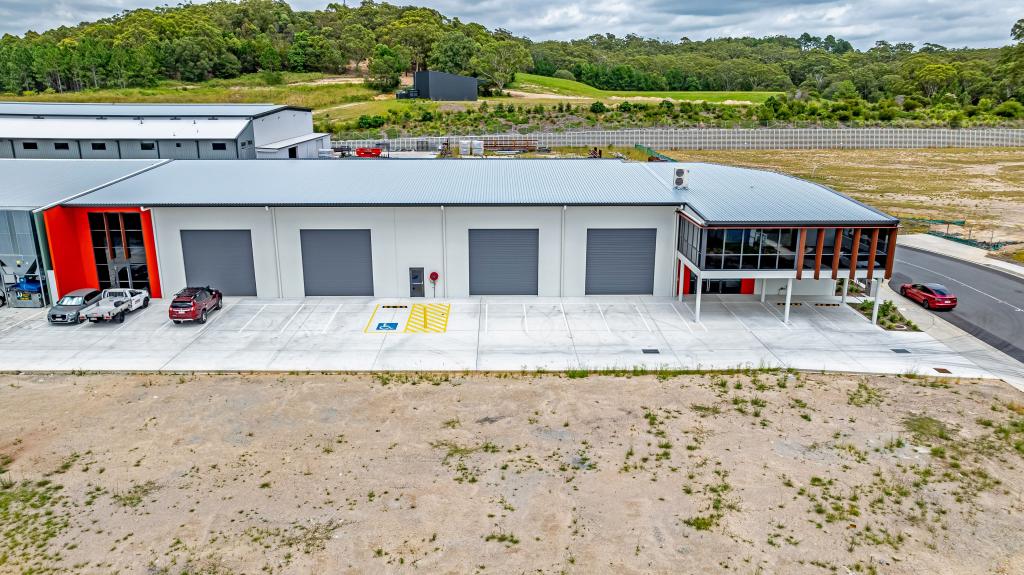 70 Jardine Dr, Redland Bay, QLD 4165