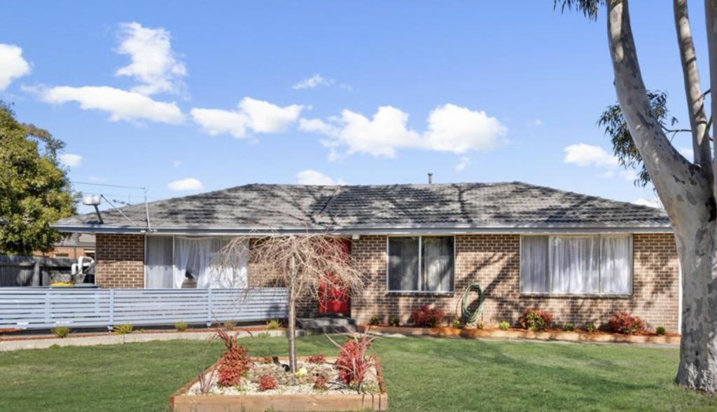 18 Lade Ave, Kilsyth, VIC 3137