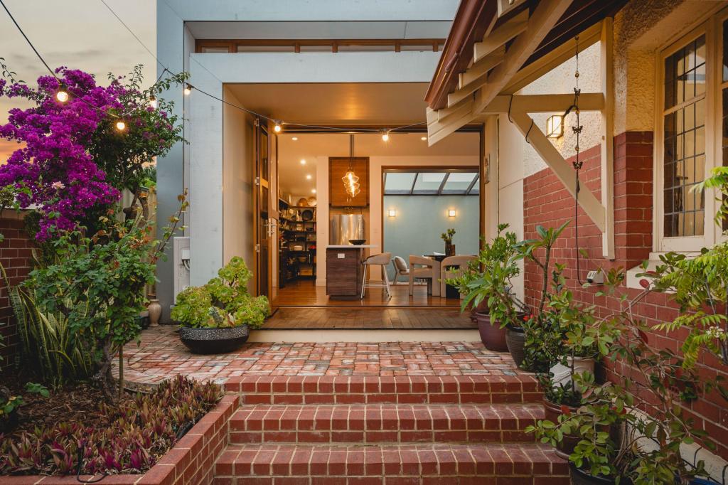 57 South St, South Fremantle, WA 6162