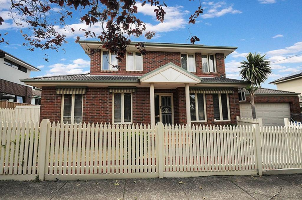 8 Inverloch St, Box Hill South, VIC 3128