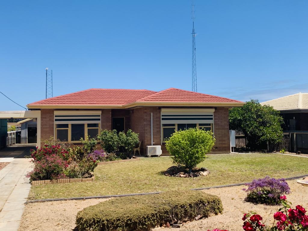 49 Bay Rd, Moonta Bay, SA 5558