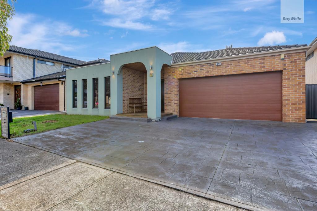 5 WYNDCLIFFE WAY, ROXBURGH PARK, VIC 3064