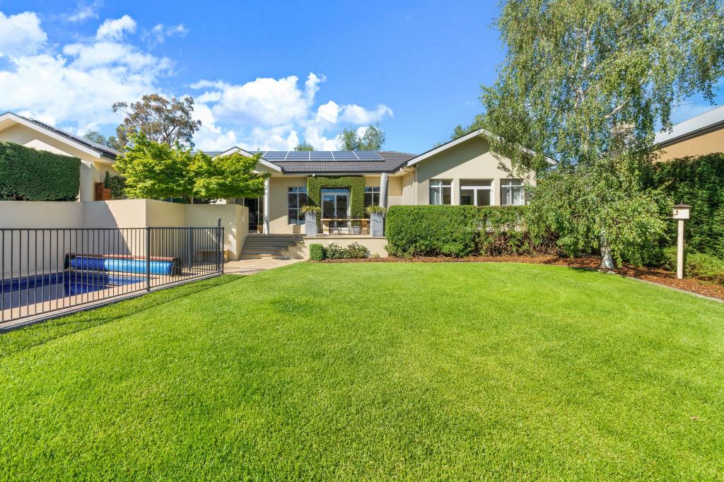 5 Camphorwood Cl, Jerrabomberra, NSW 2619