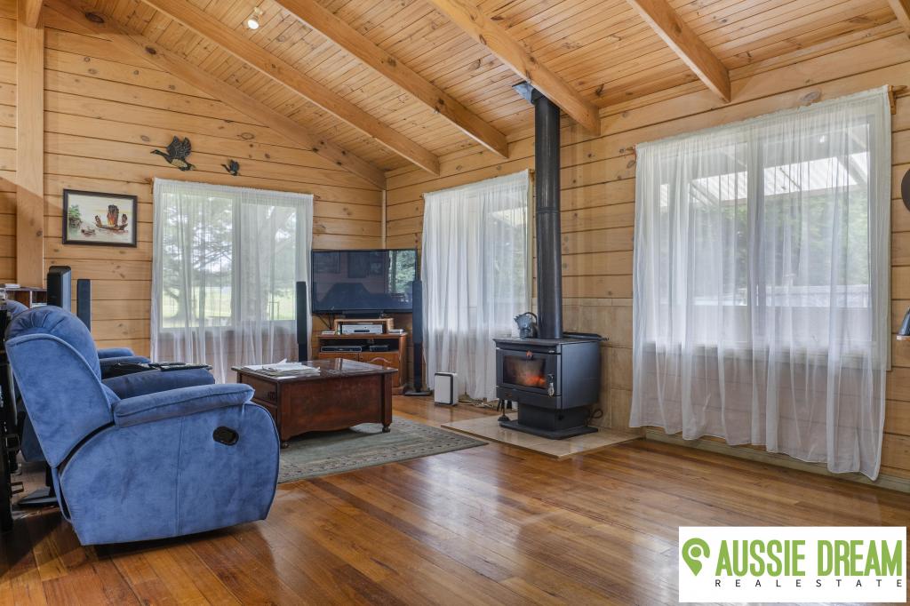 13 Brougham St, Gordon, VIC 3345