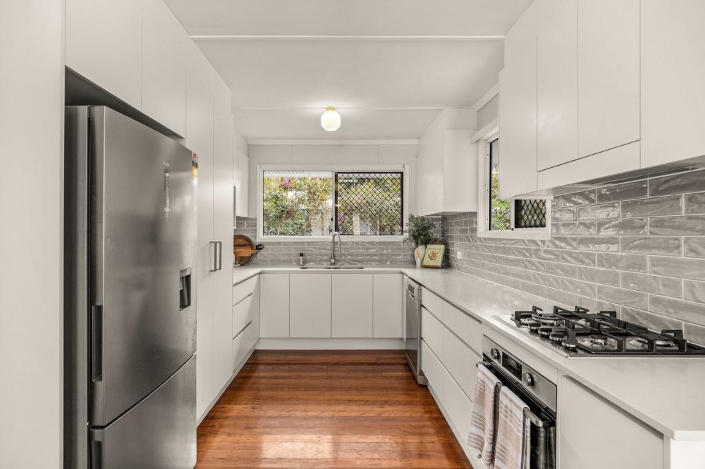 2 Maryland St, Stafford Heights, QLD 4053