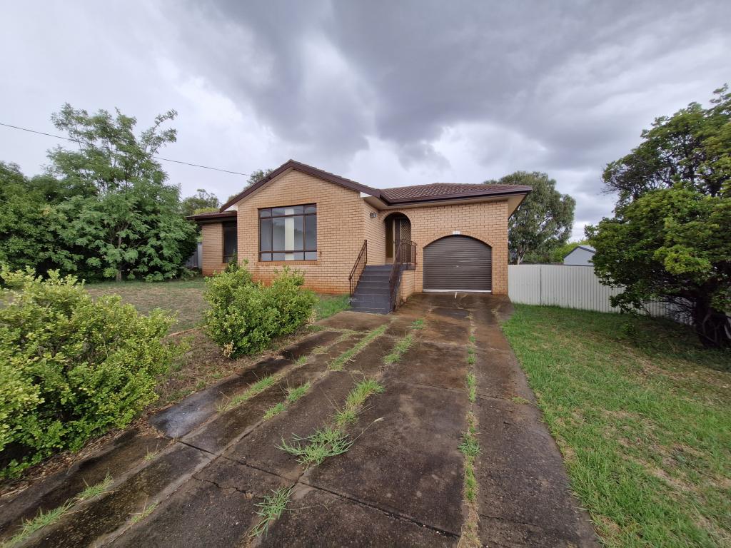 70 Tucklan St, Dunedoo, NSW 2844