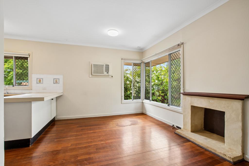 18 Carmody St, Hamilton Hill, WA 6163