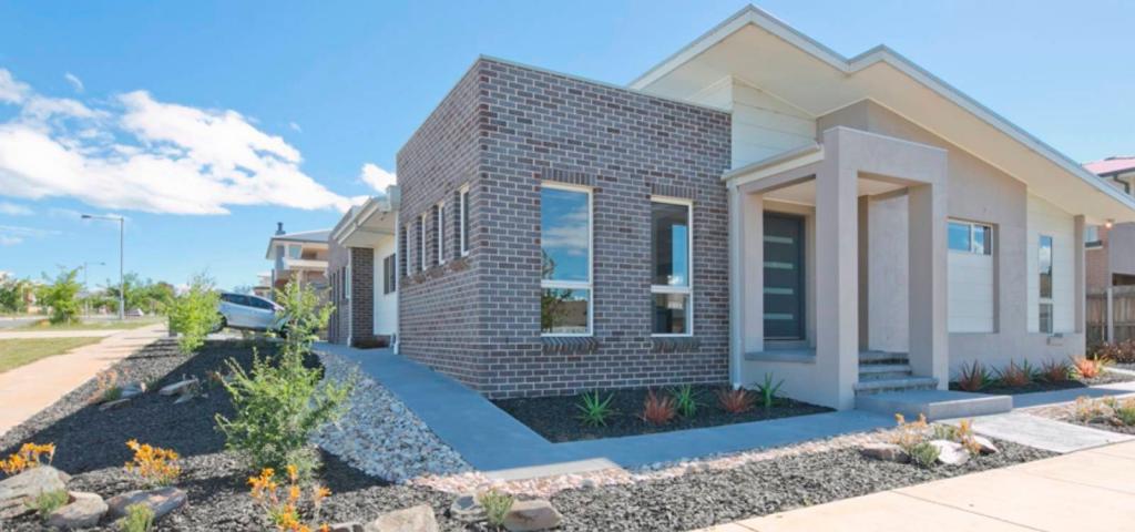 2 Rylstone Cres, Crace, ACT 2911