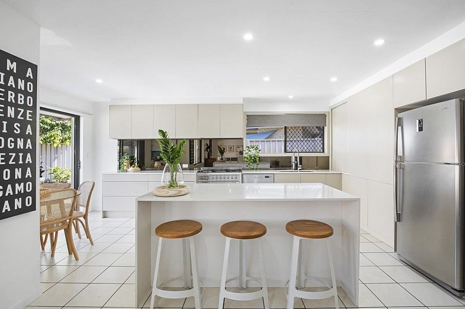 51 Bordeaux Pde, Mermaid Waters, QLD 4218