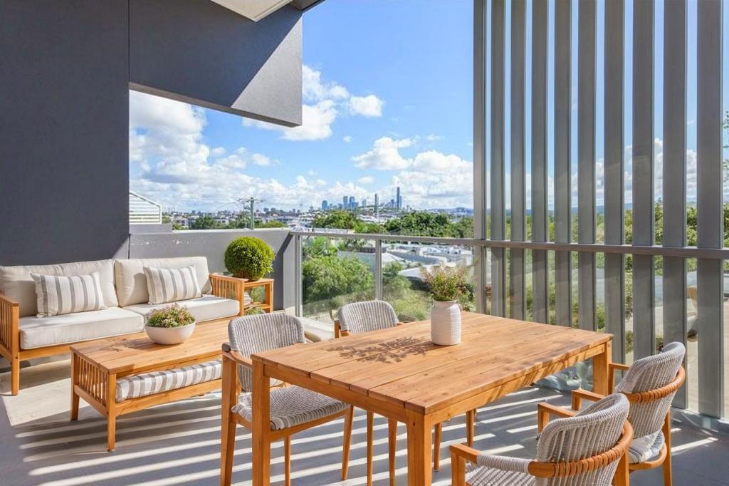 4/11 Wambool St, Bulimba, QLD 4171