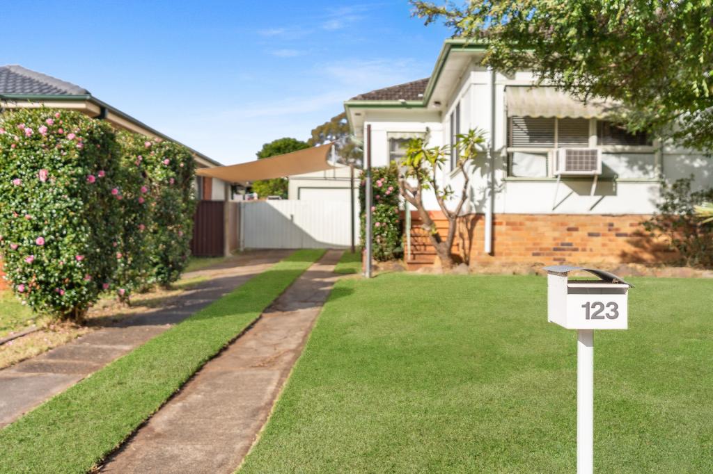 123 Bogalara Rd, Old Toongabbie, NSW 2146