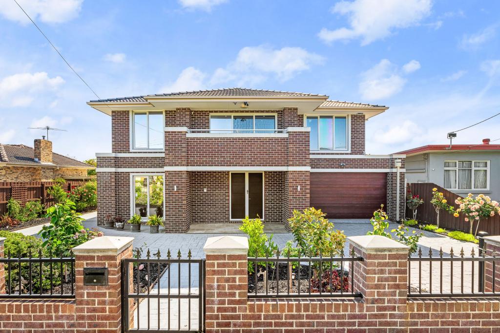 13 VIEWBANK RD, MOUNT WAVERLEY, VIC 3149