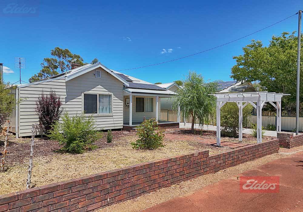 16 Hansard St, Narrogin, WA 6312