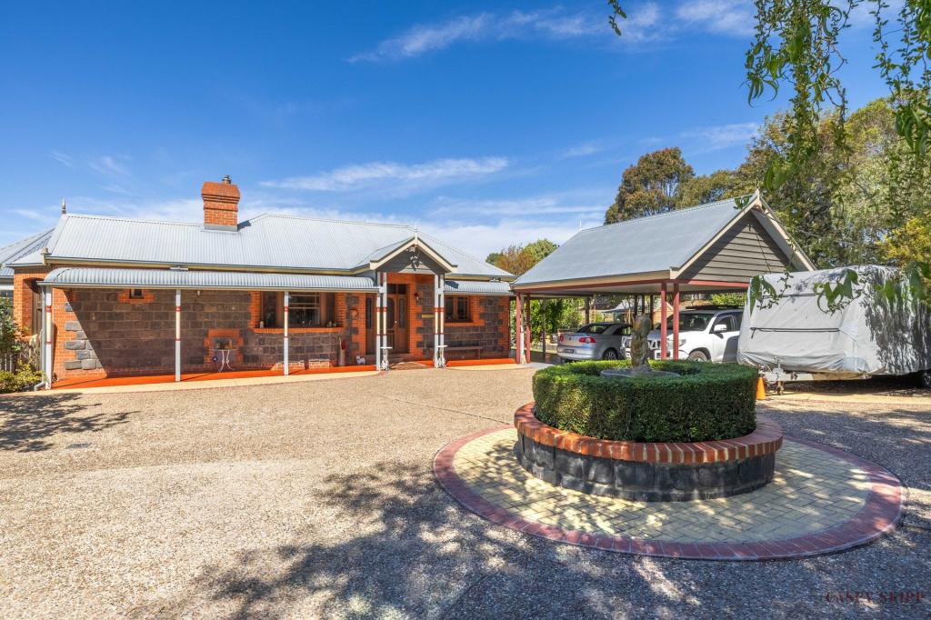 35 Martins Rd, Wy Yung, VIC 3875