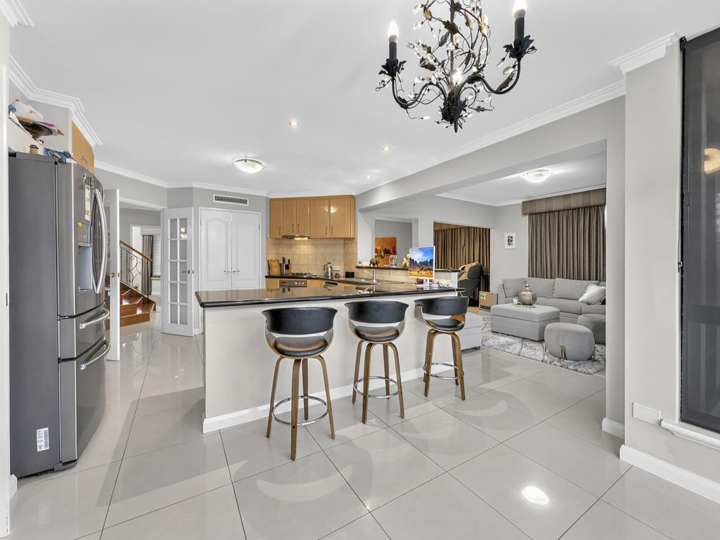 2 Redgate Ent, Secret Harbour, WA 6173