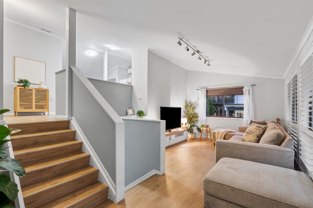 37 Wilkie St, Redland Bay, QLD 4165