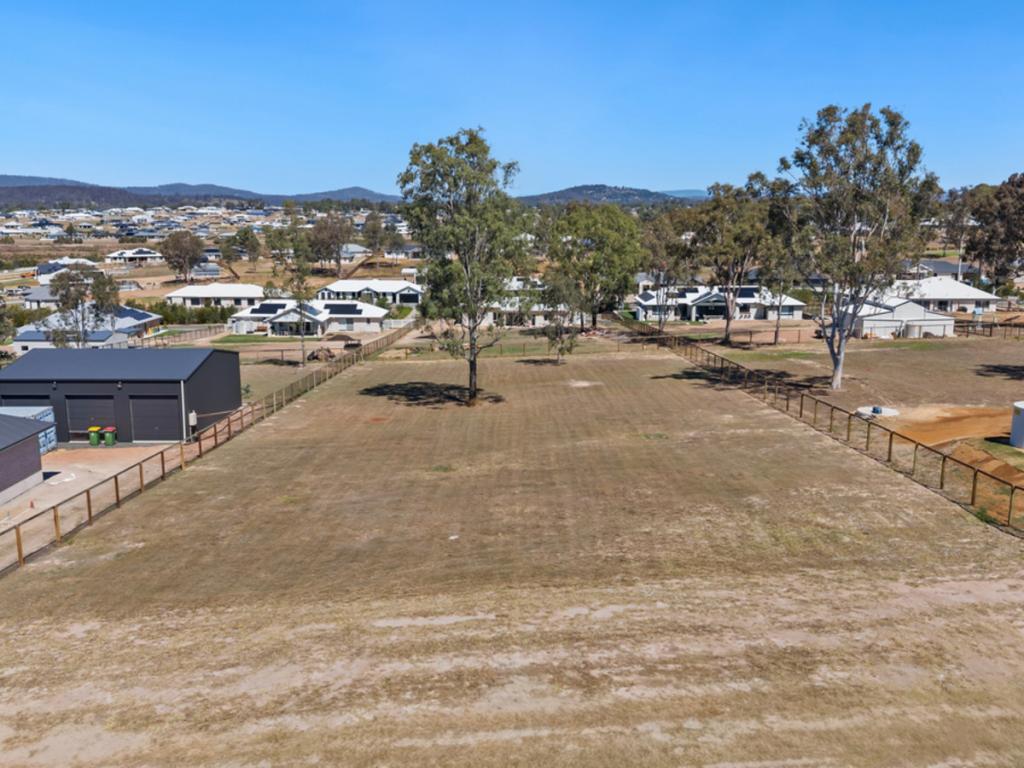 11 Killara Pl, Kensington Grove, QLD 4341