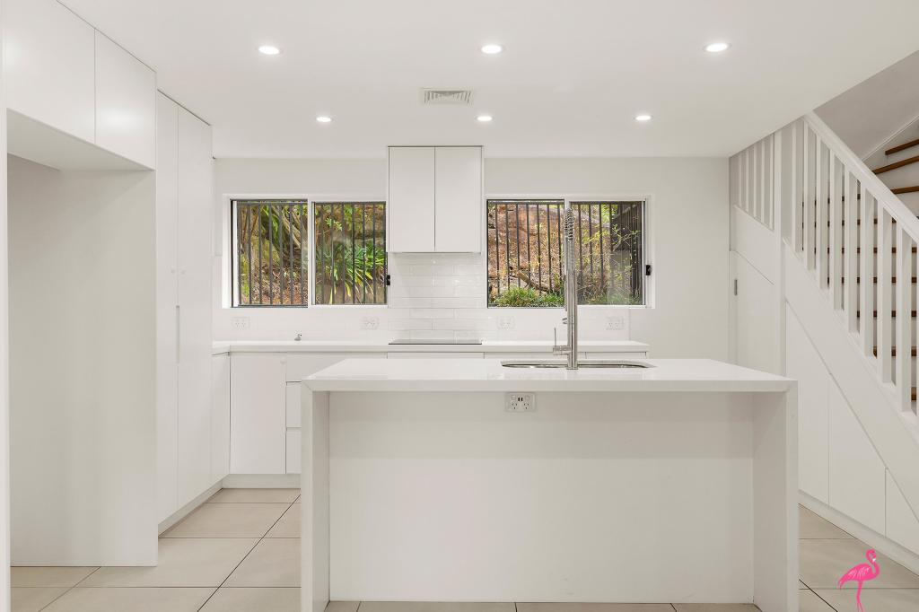 10 ALBANY PL, KAREELA, NSW 2232