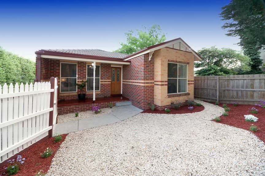 1/2 Agra St, Mitcham, VIC 3132