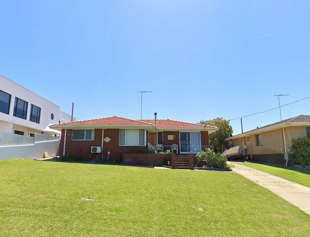 6 Wicklow Rd, Halls Head, WA 6210
