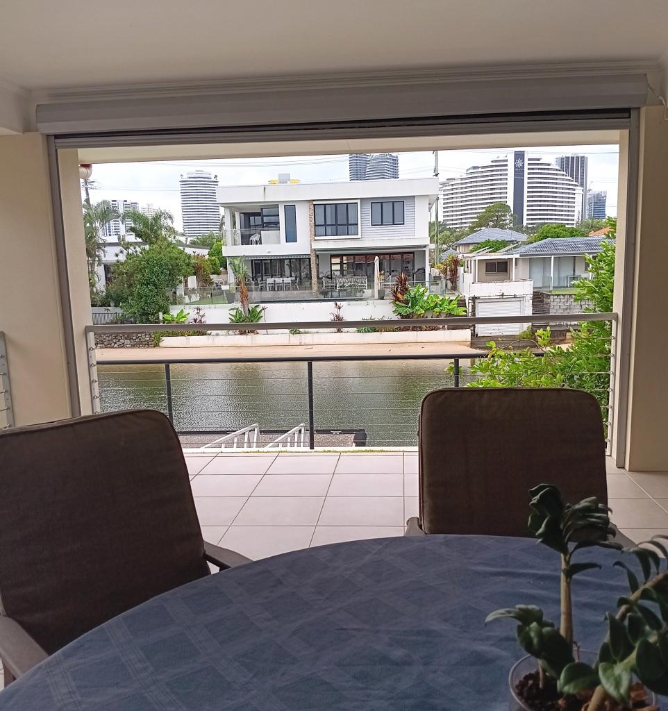 8 Winterhaven Key, Broadbeach Waters, QLD 4218